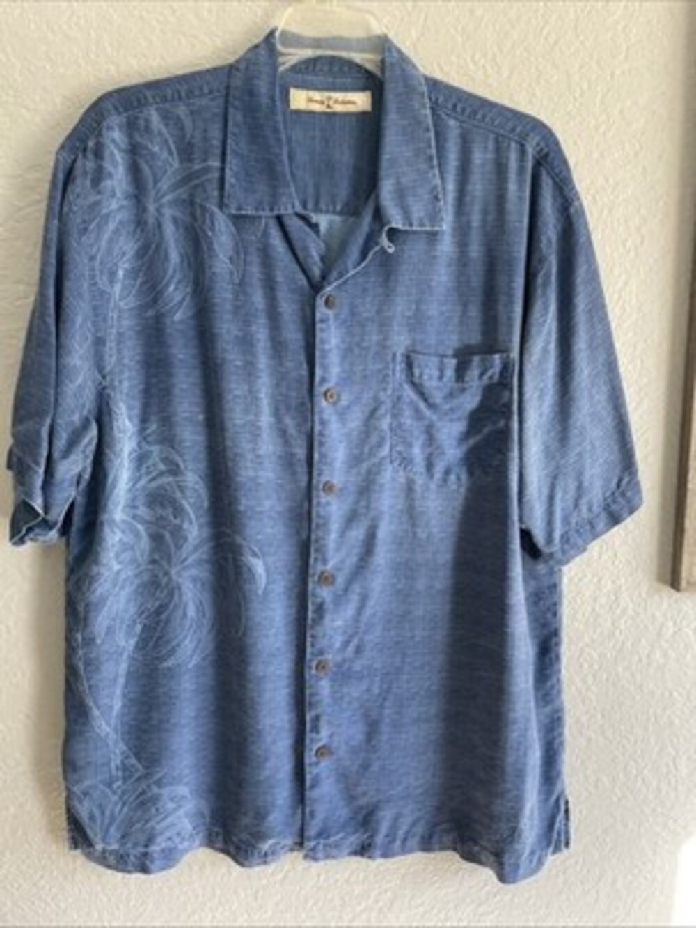 Tommy Bahama Blue Hawaiian Shirt Men’s Size Medium